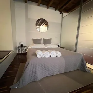 Apartment Antica Corte Navigli-darsena, Milan