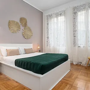 Apartment Classbnb - Two 400 Meters From The Duomo, Milan